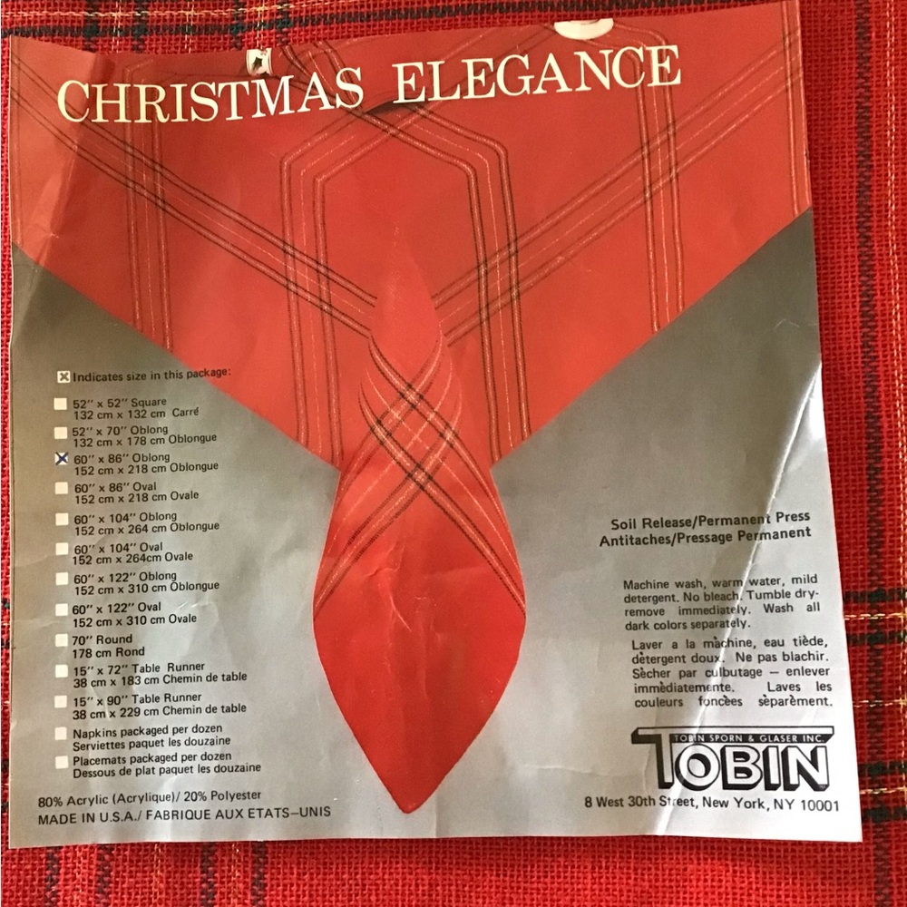 TOBIN SPORN & GLASER INC. Vintage Christmas Tablecloth